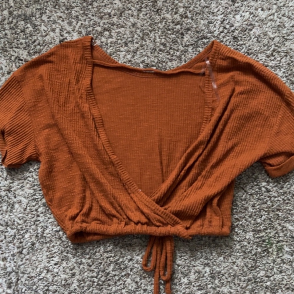 Size XS ribbed crop top.